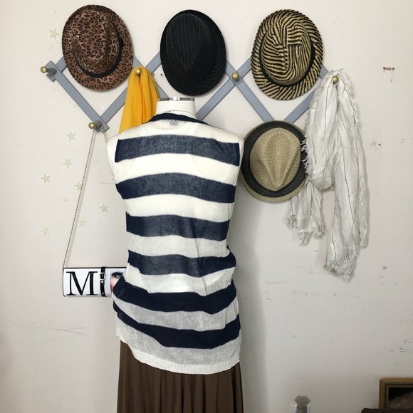 𝅺Forever 21 navy blue striped sweater vest - Picture 5 of 6